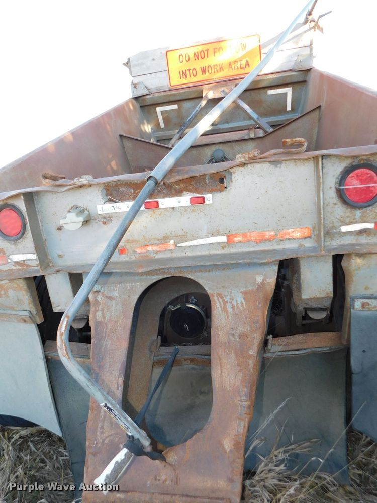 image for item DJ5881 1985 Load King 1827-0-3AXLE bottom dump trailer