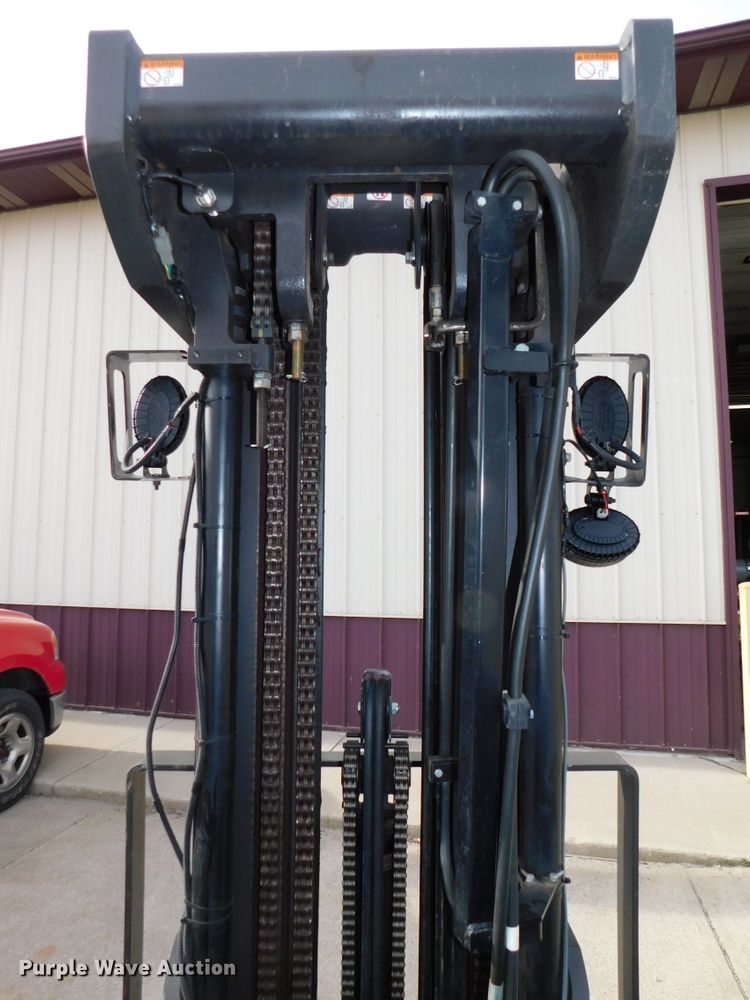 image for item DJ5882 2010 Mitsubishi FBC18NS  forklift