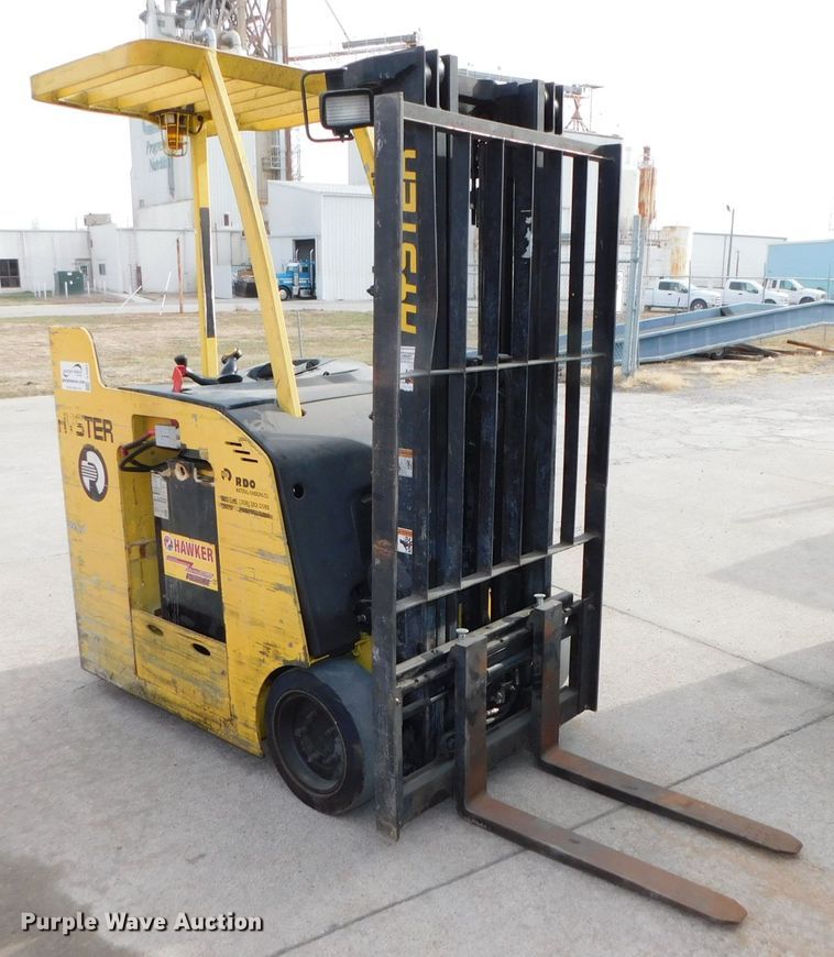 image for item DJ5883 2002 Hyster E40HSD  forklift