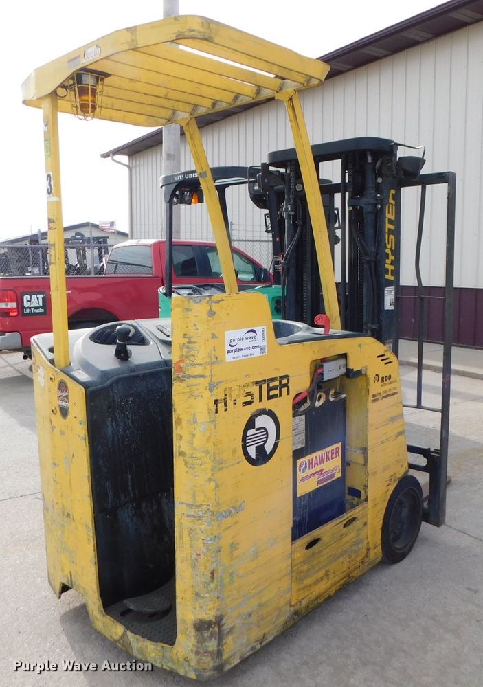 image for item DJ5883 2002 Hyster E40HSD  forklift
