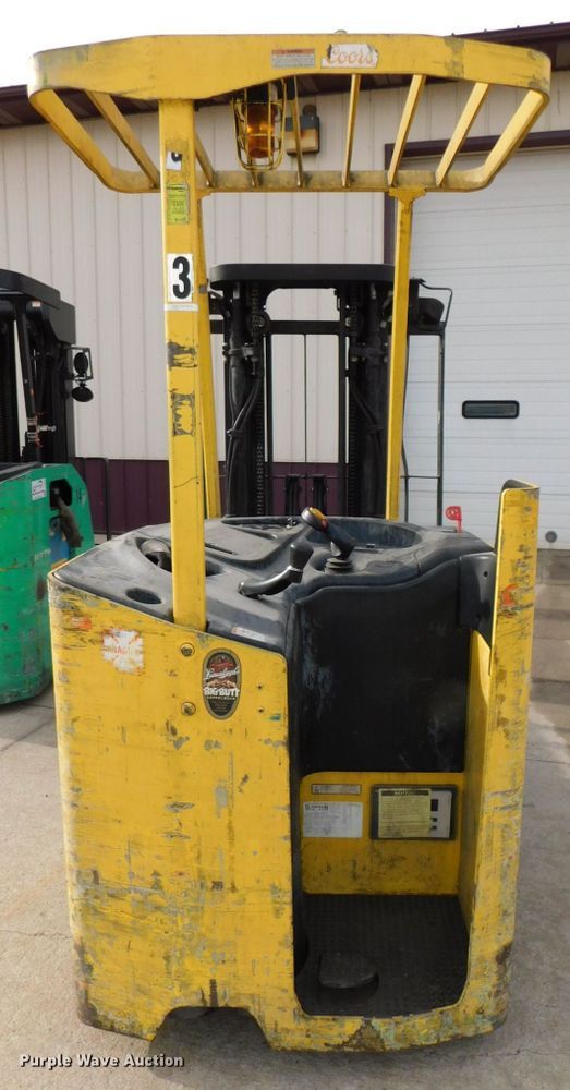 image for item DJ5883 2002 Hyster E40HSD  forklift
