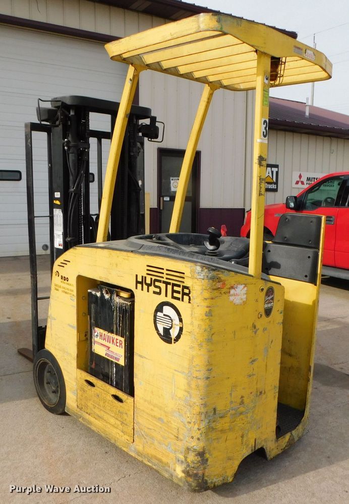 image for item DJ5883 2002 Hyster E40HSD  forklift