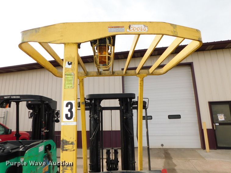 image for item DJ5883 2002 Hyster E40HSD  forklift