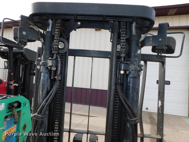 image for item DJ5883 2002 Hyster E40HSD  forklift