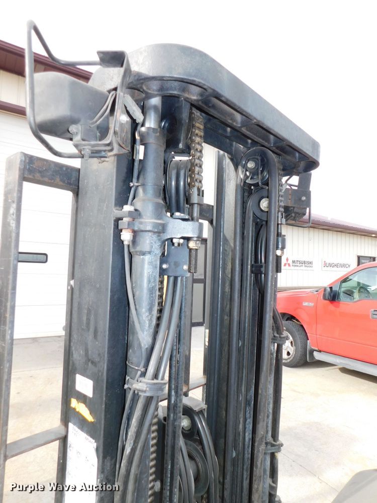 image for item DJ5883 2002 Hyster E40HSD  forklift