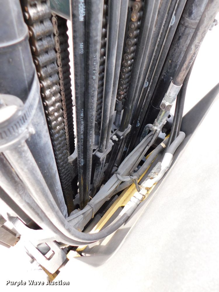 image for item DJ5883 2002 Hyster E40HSD  forklift