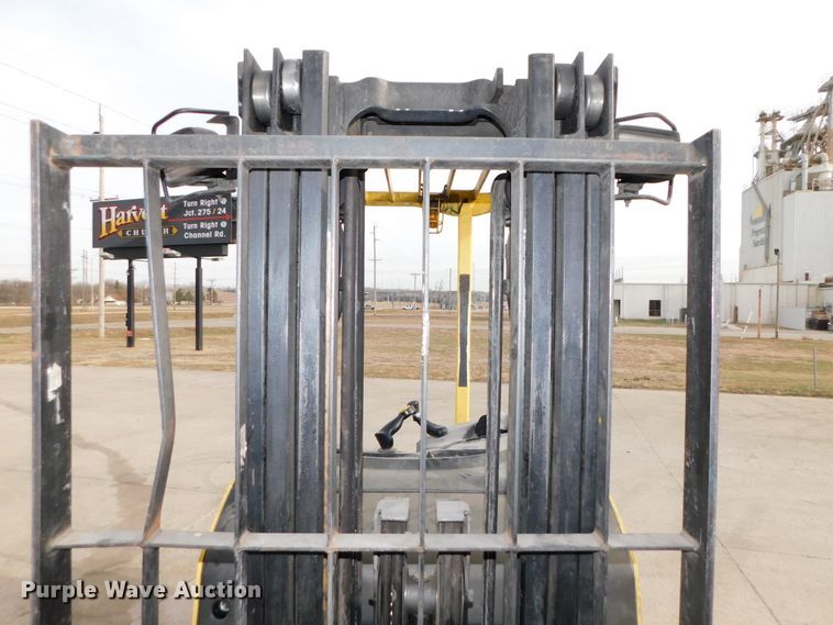 image for item DJ5883 2002 Hyster E40HSD  forklift