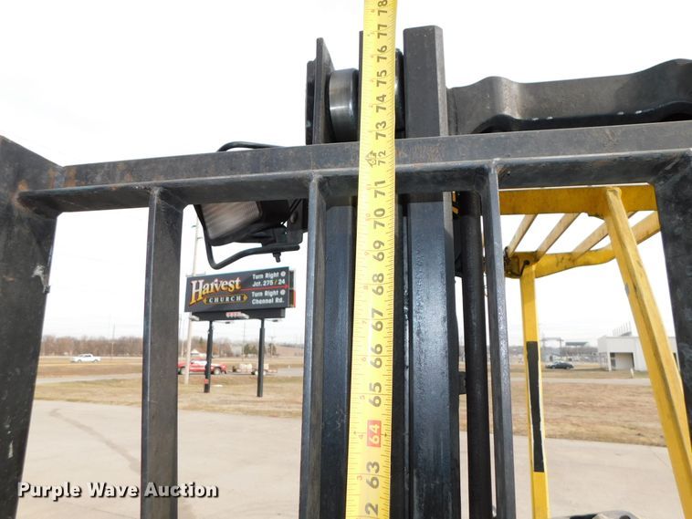 image for item DJ5883 2002 Hyster E40HSD  forklift