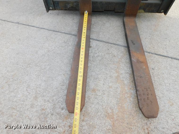 image for item DJ5883 2002 Hyster E40HSD  forklift