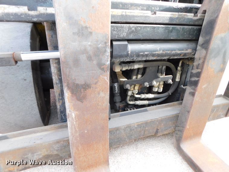 image for item DJ5883 2002 Hyster E40HSD  forklift