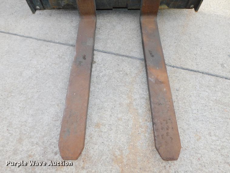 image for item DJ5883 2002 Hyster E40HSD  forklift