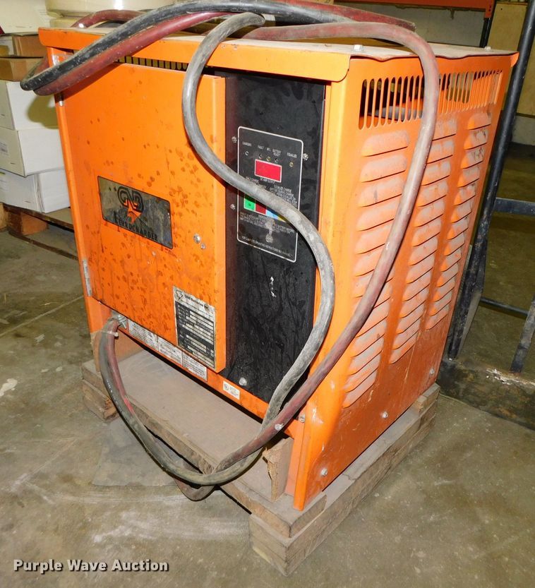 image for item DJ5883 2002 Hyster E40HSD  forklift