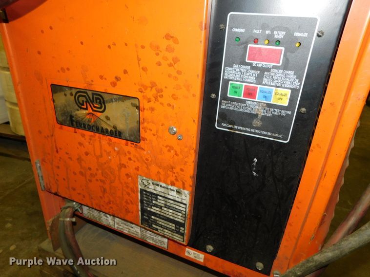 image for item DJ5883 2002 Hyster E40HSD  forklift