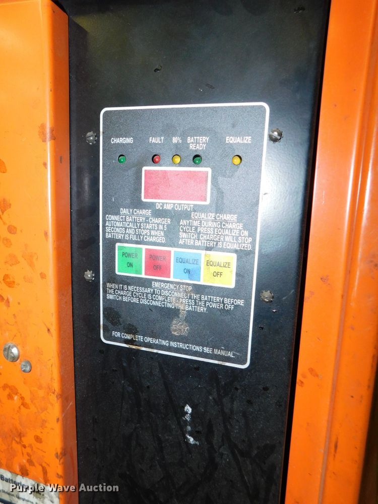 image for item DJ5883 2002 Hyster E40HSD  forklift