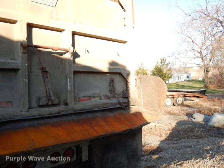 image for item DJ6055 1973 East end dump trailer