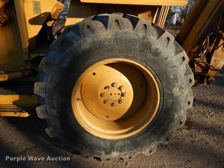 image for item DJ6071 Ford 555  backhoe