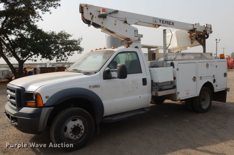 image for item DJ6504 2006 Ford F450 Super Duty  bucket truck