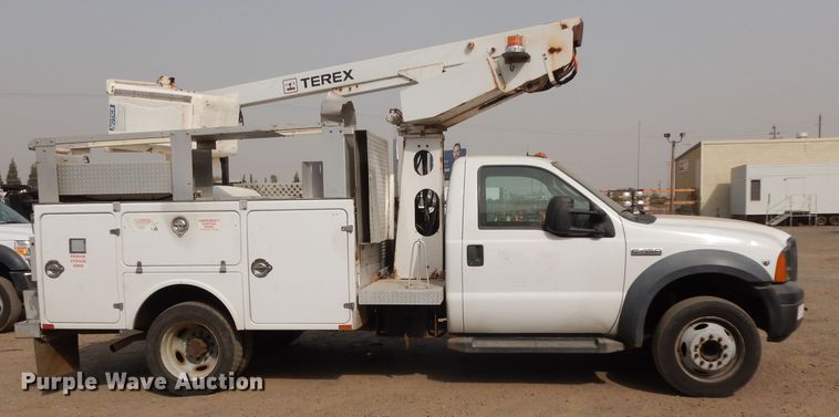image for item DJ6504 2006 Ford F450 Super Duty  bucket truck