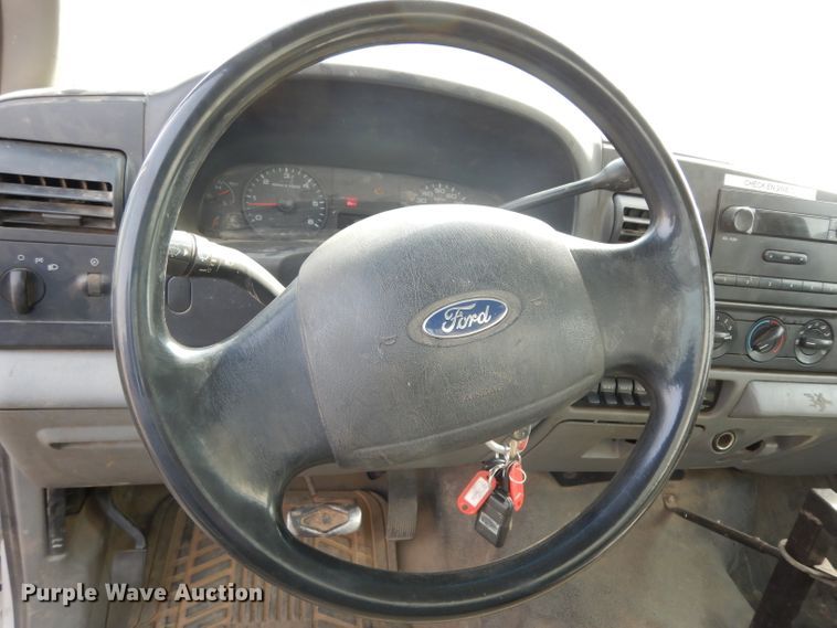 image for item DJ6504 2006 Ford F450 Super Duty  bucket truck