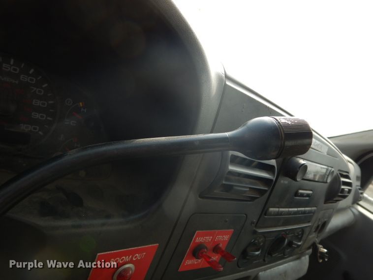 image for item DJ6504 2006 Ford F450 Super Duty  bucket truck