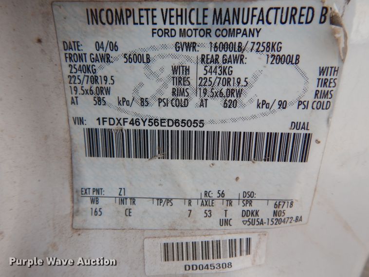 image for item DJ6504 2006 Ford F450 Super Duty  bucket truck