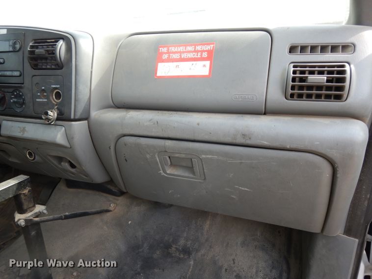 image for item DJ6504 2006 Ford F450 Super Duty  bucket truck