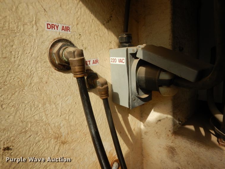 image for item DJ6504 2006 Ford F450 Super Duty  bucket truck