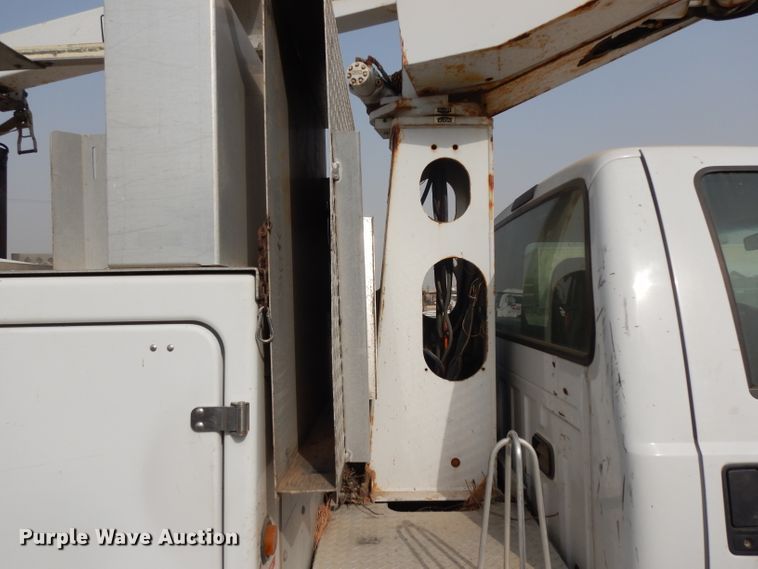 image for item DJ6504 2006 Ford F450 Super Duty  bucket truck