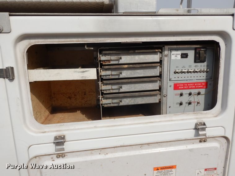 image for item DJ6504 2006 Ford F450 Super Duty  bucket truck