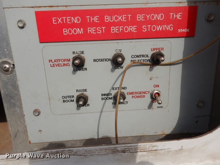 image for item DJ6504 2006 Ford F450 Super Duty  bucket truck