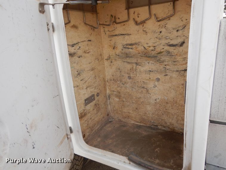 image for item DJ6504 2006 Ford F450 Super Duty  bucket truck