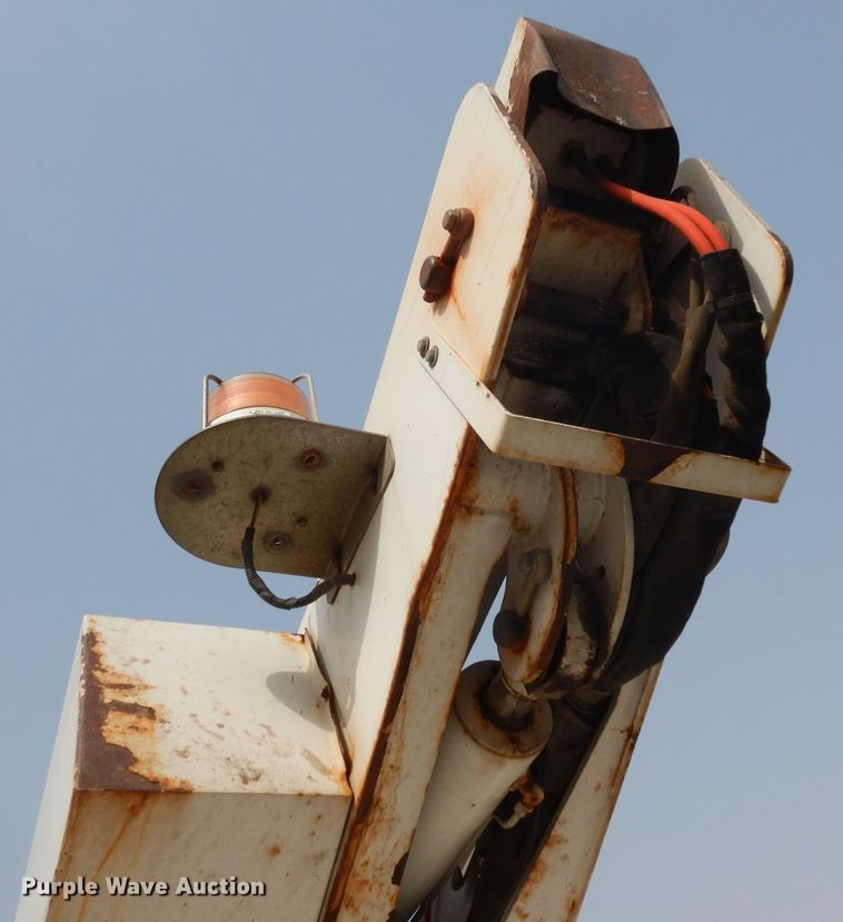 image for item DJ6504 2006 Ford F450 Super Duty  bucket truck