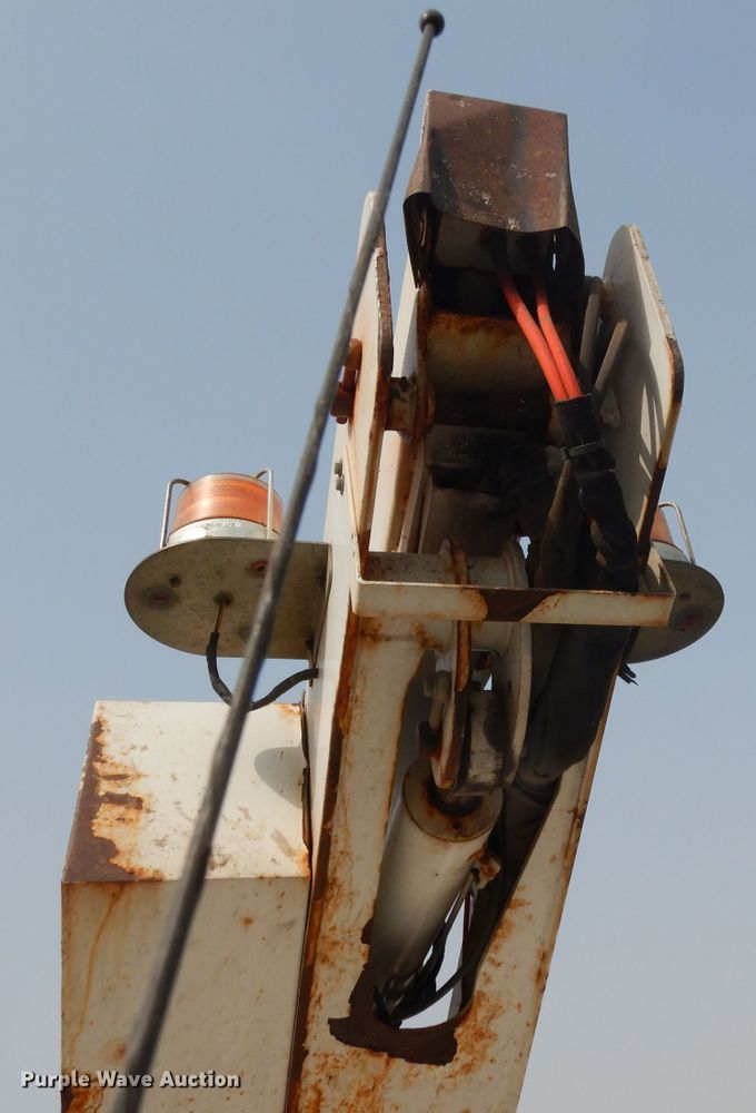 image for item DJ6504 2006 Ford F450 Super Duty  bucket truck