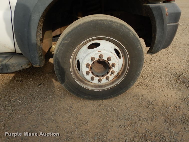 image for item DJ6504 2006 Ford F450 Super Duty  bucket truck