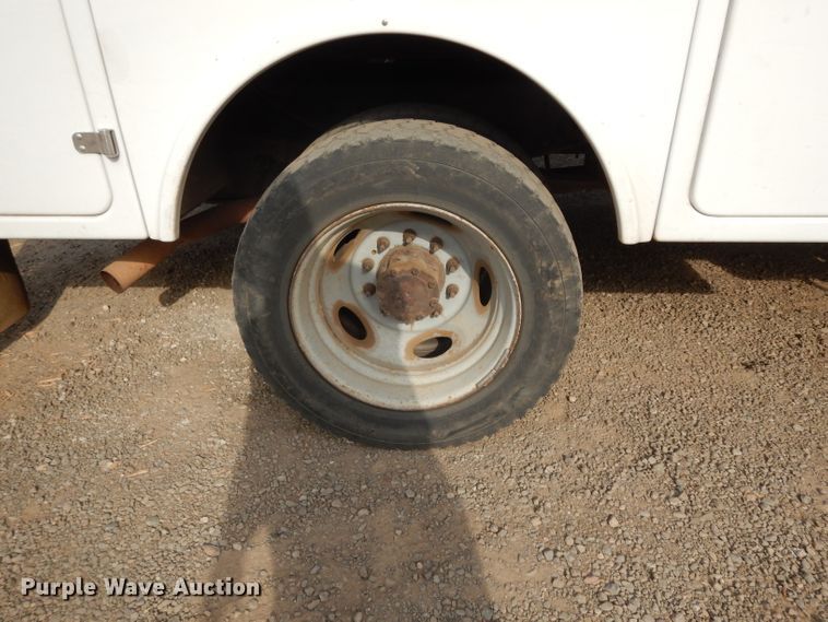 image for item DJ6504 2006 Ford F450 Super Duty  bucket truck