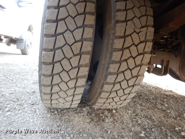 image for item DJ6504 2006 Ford F450 Super Duty  bucket truck