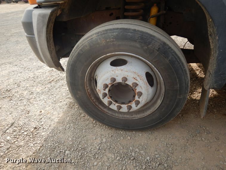 image for item DJ6504 2006 Ford F450 Super Duty  bucket truck