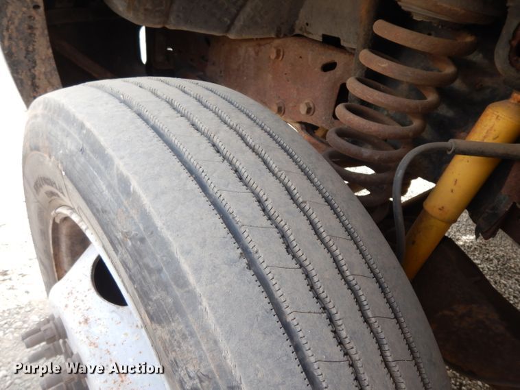 image for item DJ6504 2006 Ford F450 Super Duty  bucket truck