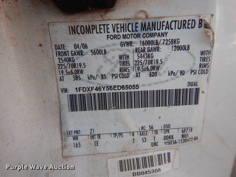 image for item DJ6504 2006 Ford F450 Super Duty  bucket truck