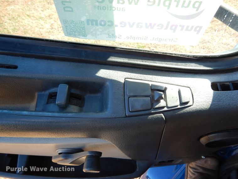 image for item DJ6733 2006 Volvo VN  dump truck