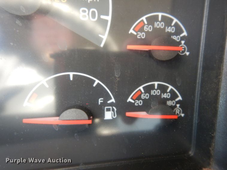 image for item DJ6733 2006 Volvo VN  dump truck