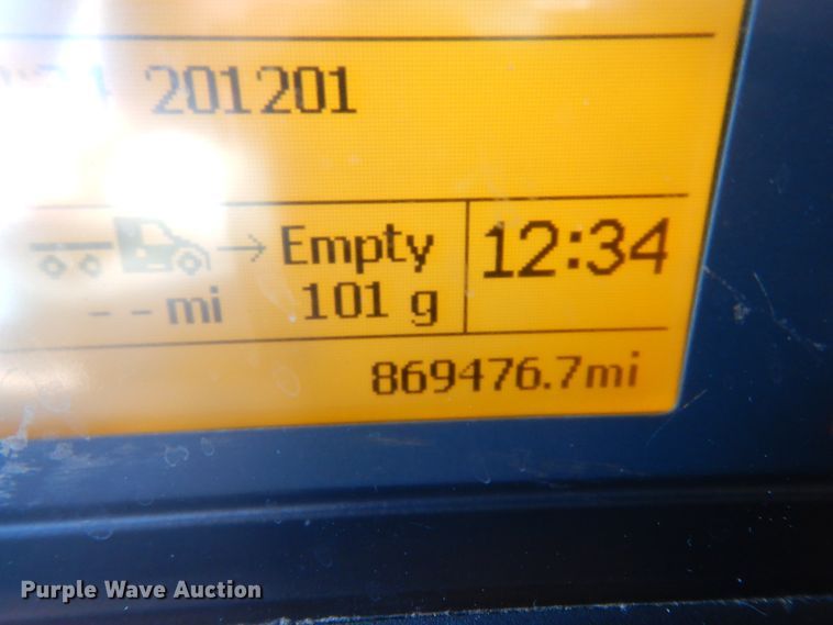 image for item DJ6733 2006 Volvo VN  dump truck