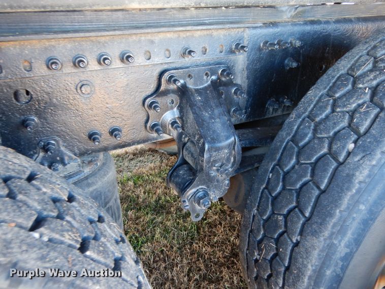 image for item DJ6733 2006 Volvo VN  dump truck