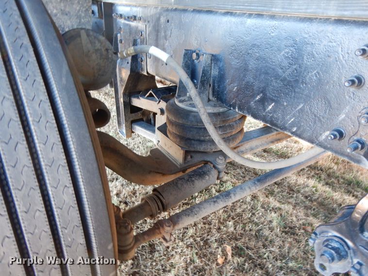 image for item DJ6733 2006 Volvo VN  dump truck