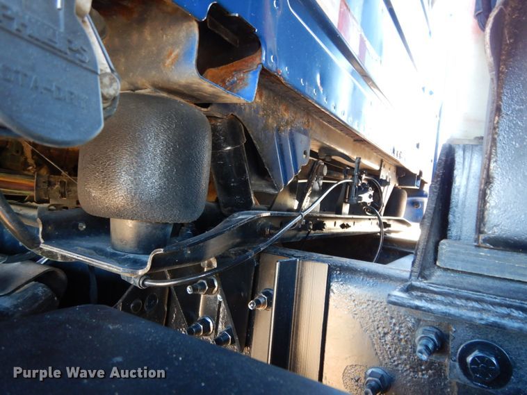 image for item DJ6733 2006 Volvo VN  dump truck