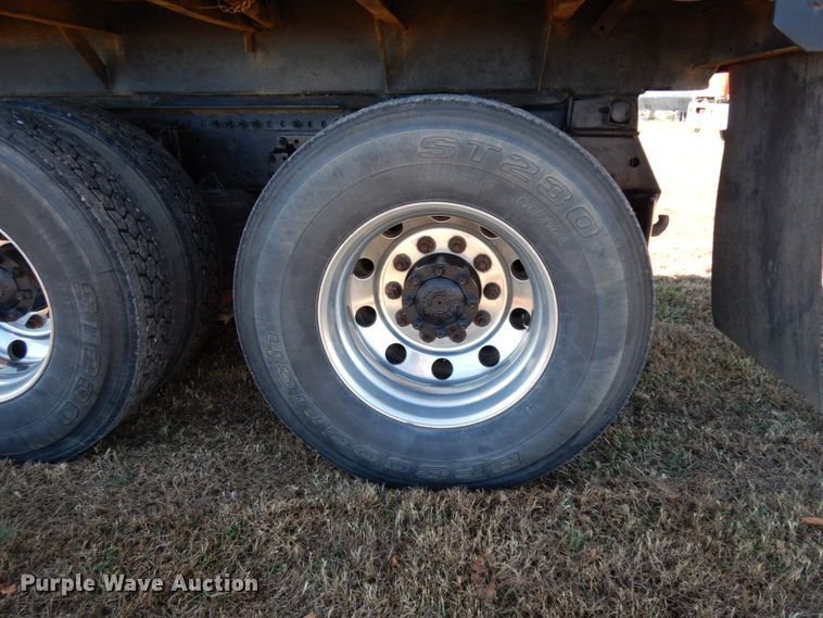 image for item DJ6733 2006 Volvo VN  dump truck