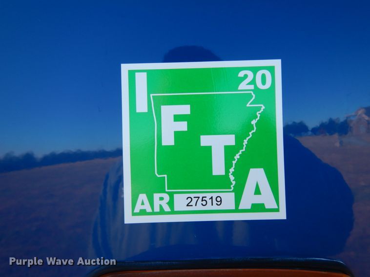 image for item DJ6733 2006 Volvo VN  dump truck