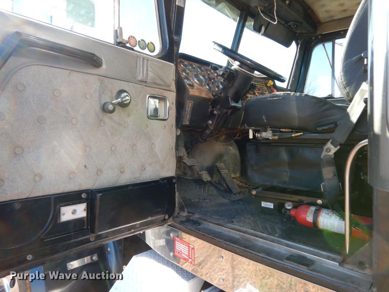 image for item DJ6734 1996 Western Star 4964F  dump truck