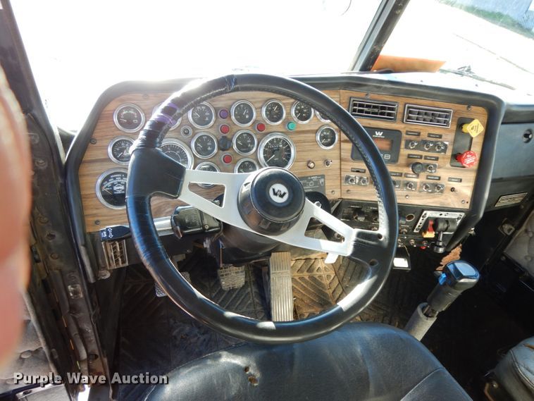 image for item DJ6734 1996 Western Star 4964F  dump truck