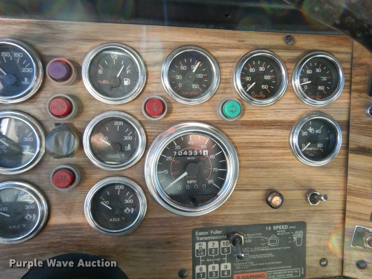 image for item DJ6734 1996 Western Star 4964F  dump truck